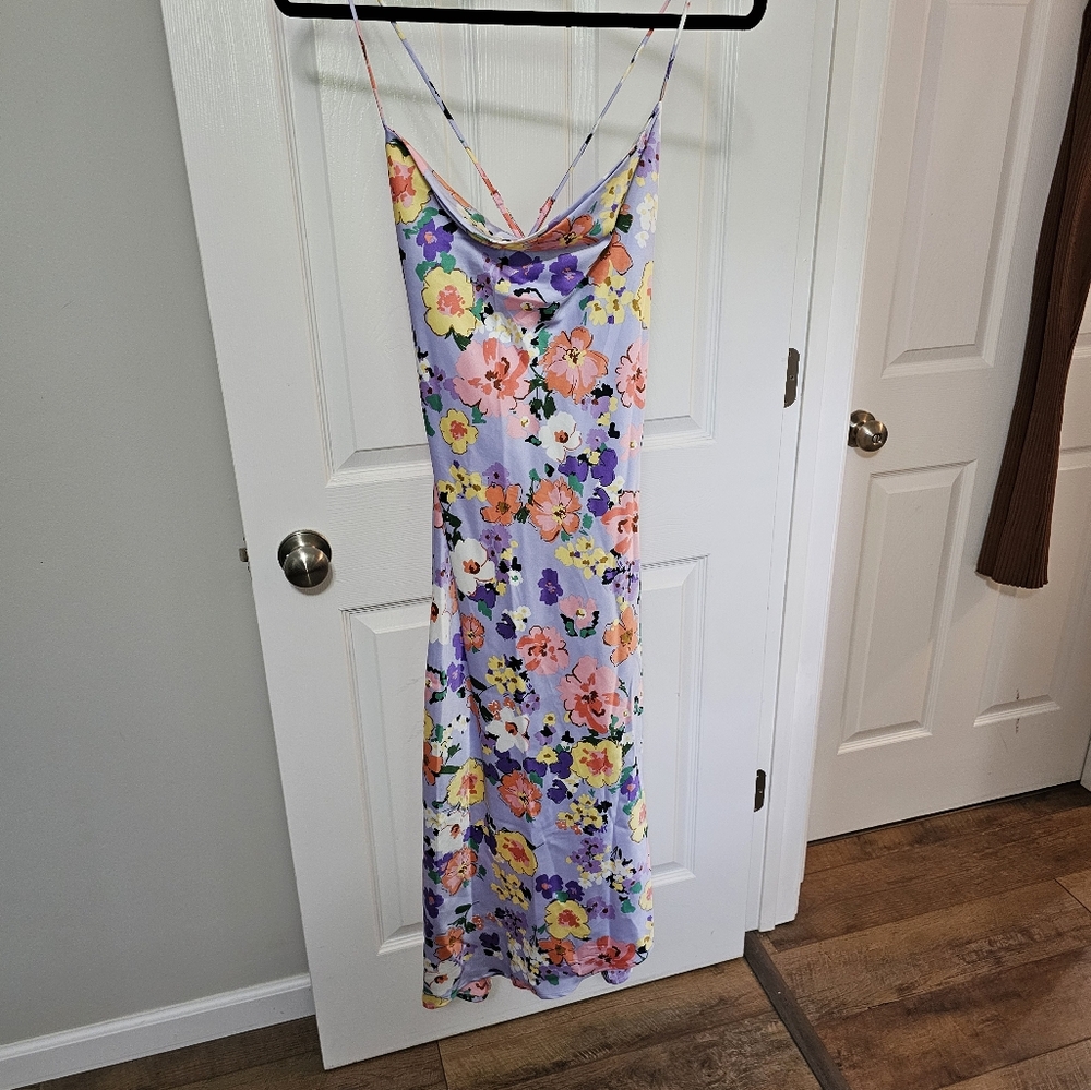 PERIWINKLE FLORAL DRESS - SMALL BRAND NEW W/ TAGS